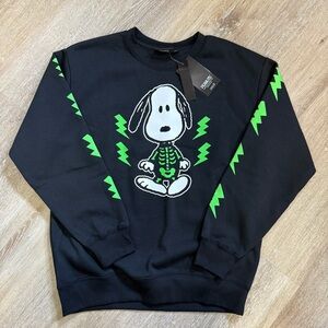 Peanuts Black and Green women’s sweatshirt size medium Halloween